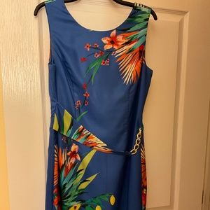 Stunning dress! Vibrant colors!